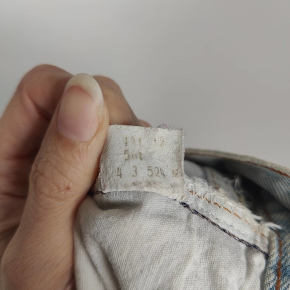 Vtg 70s Levi's Shorts Womens 28 501 Cut-Off Button Fly Bleach Wash Distressed - Picture 9 of 10